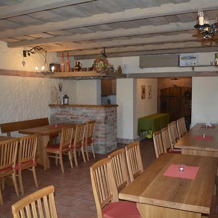 Pensjonat Sklep Sv. Urbana 3*
